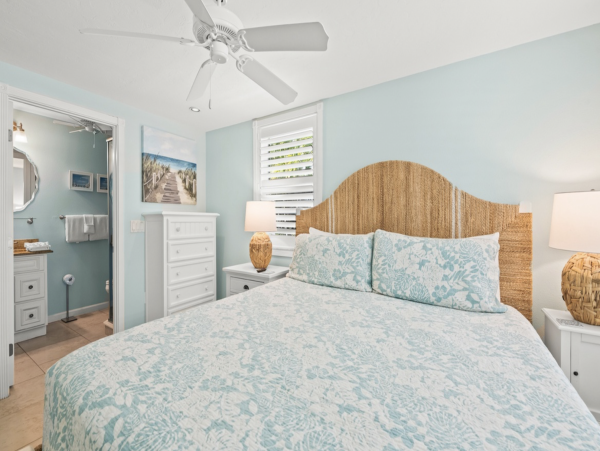 Holmes Beach Vacation Home with Pool 4 houses to beach